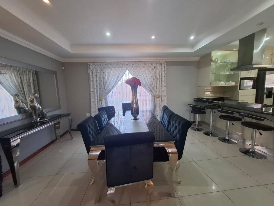 5 Bedroom Property for Sale in Nahoon Valley Park Eastern Cape